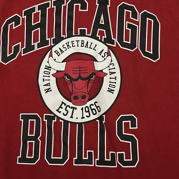 Chicago Bulls Red and Black Sweatshirt NBA Licensed size Small - Picture 2 of 3